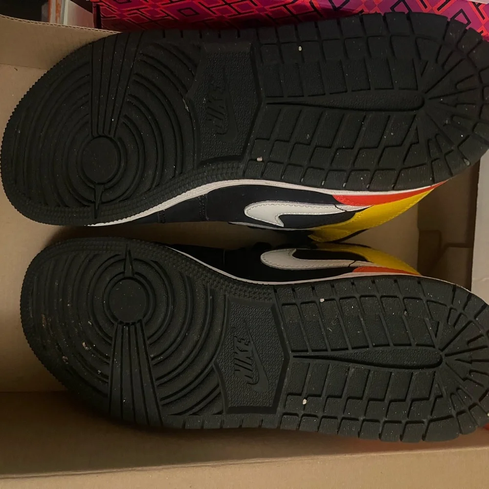 Jordan 1s - Picture 4 of 6